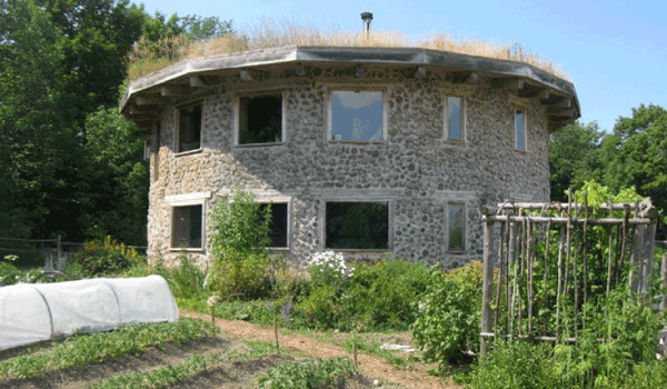 Maison écologique hors réseau