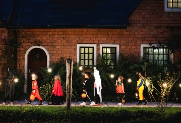 Conseils de sécurité de l’Halloween pour les enfants, les propriétaires de maison et les automobilistes